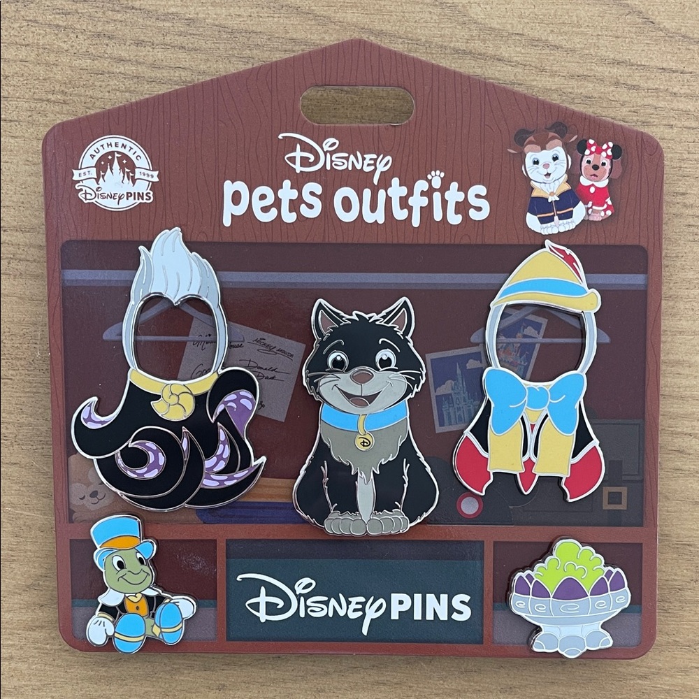 Disney Pins Pet Outfits Cat Pin Set Ursula Pinocchio
